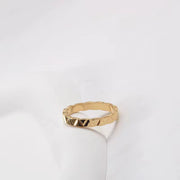 Non Tarnish 18K Gold Plated Scalloped Croissant Ring Stainless Steel Narrow Band Finger Ring