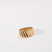 18K Gold Plated Wholesale Non Tarnish Permanent Trendy Vertical Stripes Geometric Stainless Steel Ring for Women