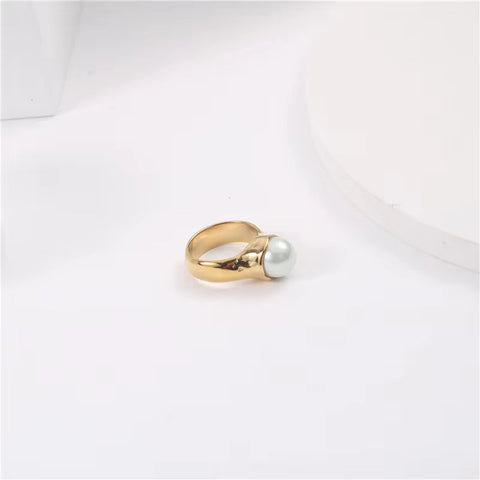 Non Tarnish Luxury Dainty 18K Gold Plated Stainless Steel Pearl Signet Ring for Women Ladies Party Accessories Jewelry