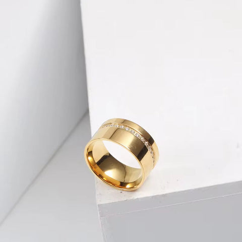 Wholesale 18K Gold Plated Dainty Zirconia Surround Band Stainless Steel Rings for Women Dainty Rings