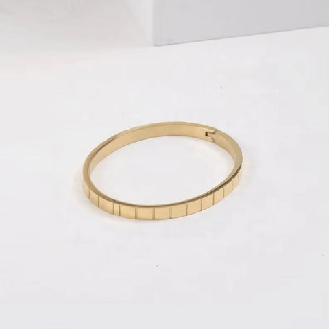 Dainty 18K Gold Plated Lattice Mirror Polished Stainless Steel Bangles Minimalist Design for Ladies