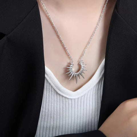 Minimalist 18K Gold Plated Geometric Pendant Necklace Stainless Steel Sunburst Necklace Waterproof Jewelry