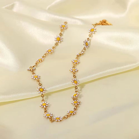 Waterproof 18K Gold Plated Stainless Steel Accessories Charm White Daisy Choker Necklace for Women