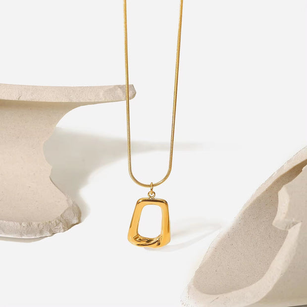 Dropshipping Vintage Stainless Steel Trapezoid Shape Necklace Women 18K Gold Plated Hollow Square Pendant Necklace for Girls