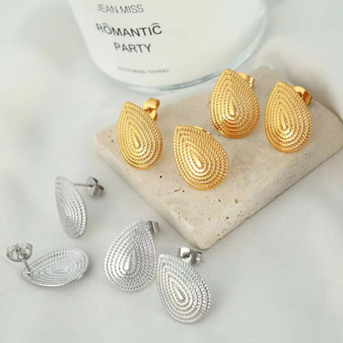 JEWELRY Fashionable Elegant Stainless Steel Metal Earrings Premium Feeling Shell Earrings for Women