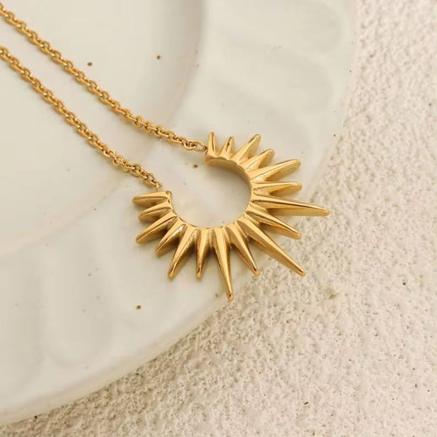 Minimalist 18K Gold Plated Geometric Pendant Necklace Stainless Steel Sunburst Necklace Waterproof Jewelry