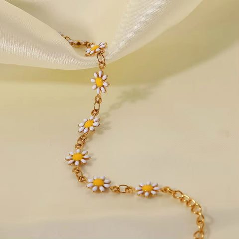 Charm 18K Gold Plated Stainless Steel Bracelets for Women White Daisy Chain Bracelet for Women