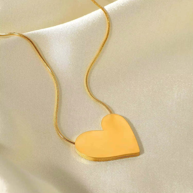 Vintage Style 18K Gold Plated Black Irregular Heart Necklace Gift Stainless Steel Black Enamel Heart Pendant Necklace for Women