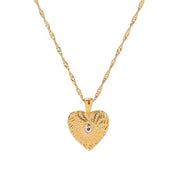 Waterproof Blade Chain Texture Heart Necklace Stainless Steel Clear Zircon Heart Pendant Necklace